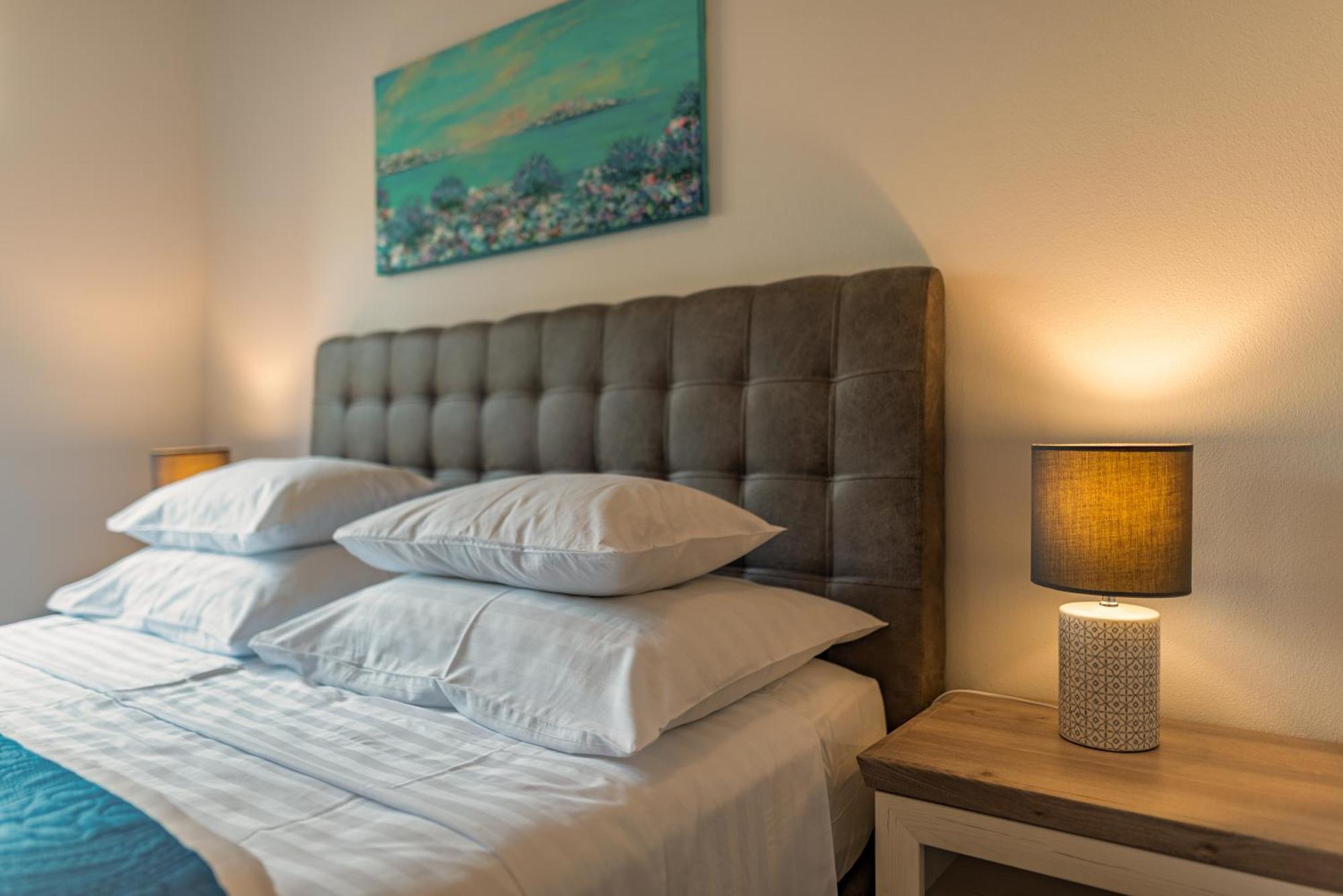 Luxury Agape Palm Tennisplatz