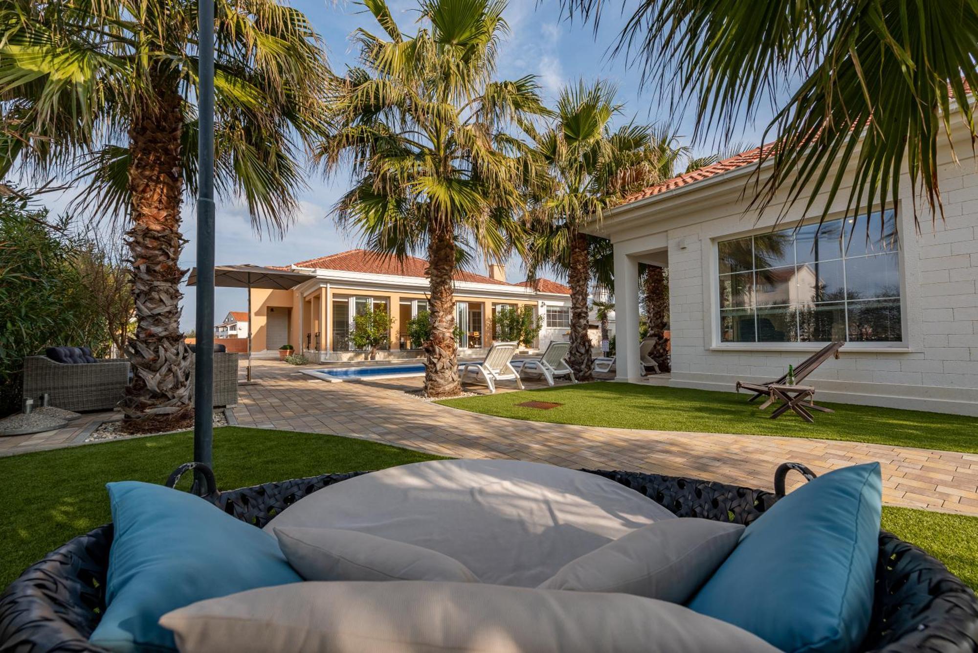 Luxury Agape Palm Tennisplatz Villa